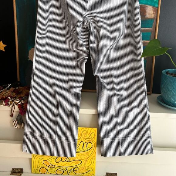 Jones New York Stretch Black and White Striped Cropped Pants 10 - Picture 10 of 16